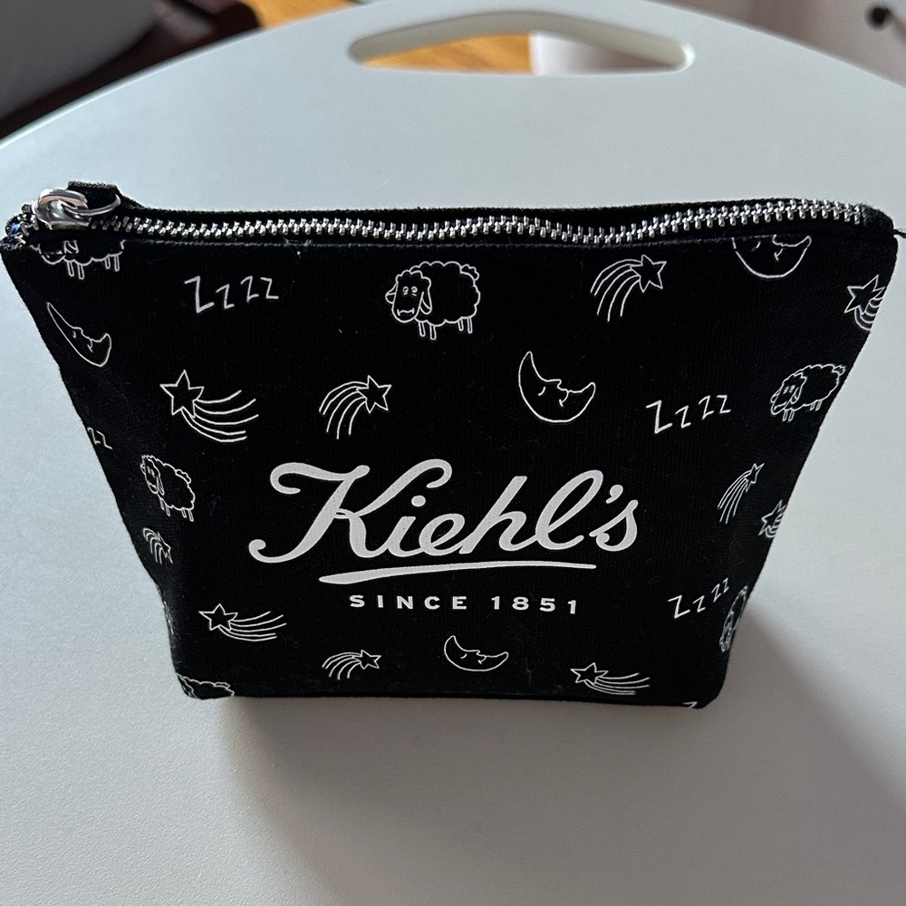 🎀Kiehl's Black and White Zipper Pouch